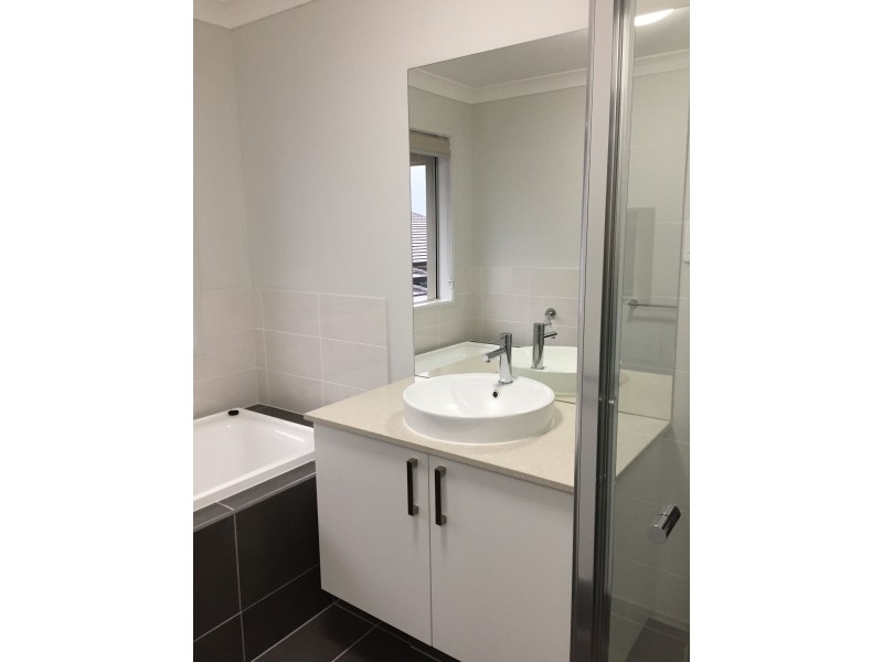 37 Eagle Parade, Rochedale QLD 4123