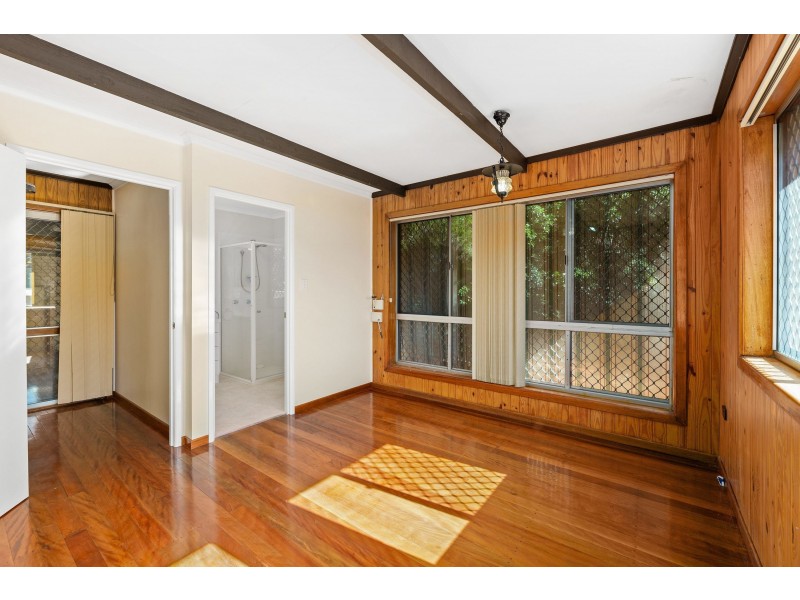 33 Benaud Street, Macgregor QLD 4109