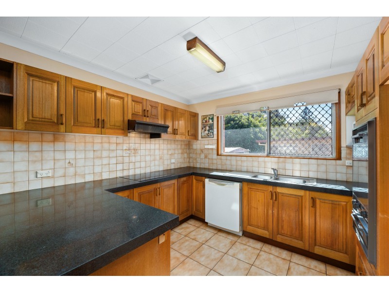 33 Benaud Street, Macgregor QLD 4109