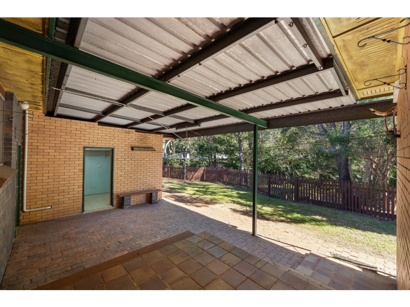 33 Benaud Street, Macgregor QLD 4109