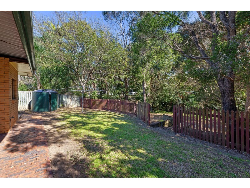 33 Benaud Street, Macgregor QLD 4109