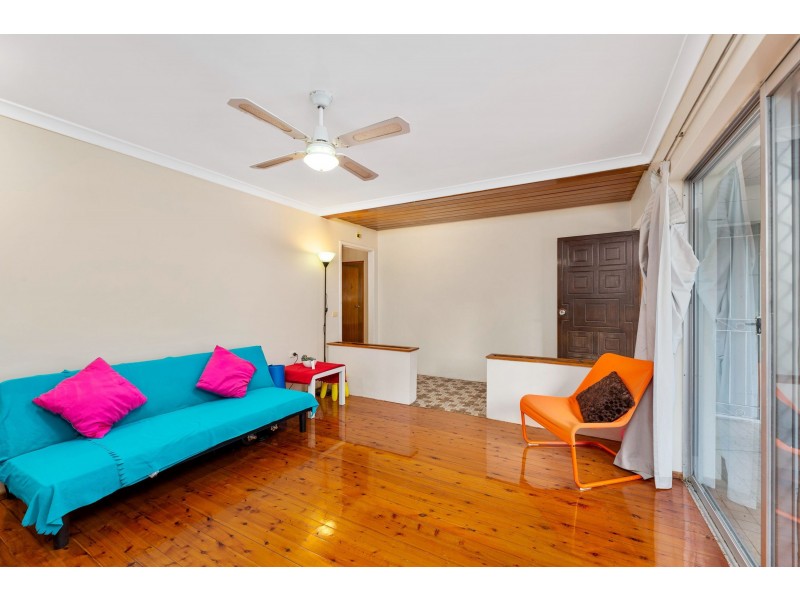 1 Starcross Street, Macgregor QLD 4109