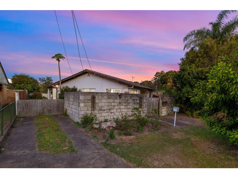 1 Starcross Street, Macgregor QLD 4109