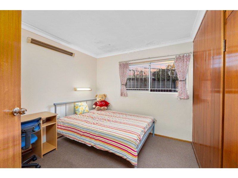 1 Starcross Street, Macgregor QLD 4109