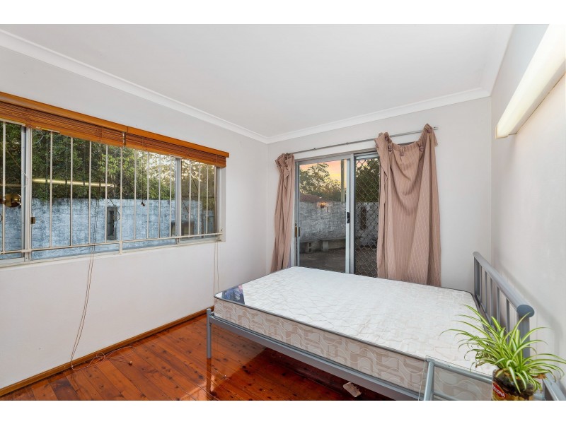 1 Starcross Street, Macgregor QLD 4109