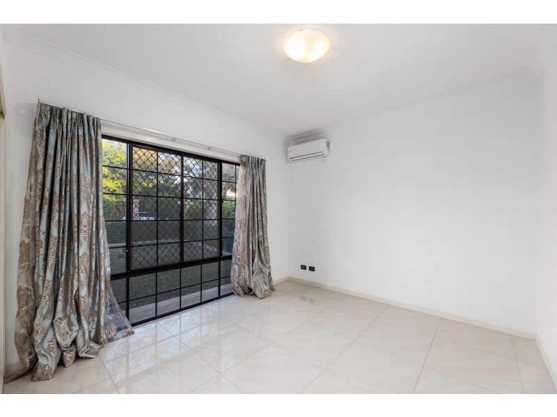 15 Estoril Street, Robertson QLD 4109