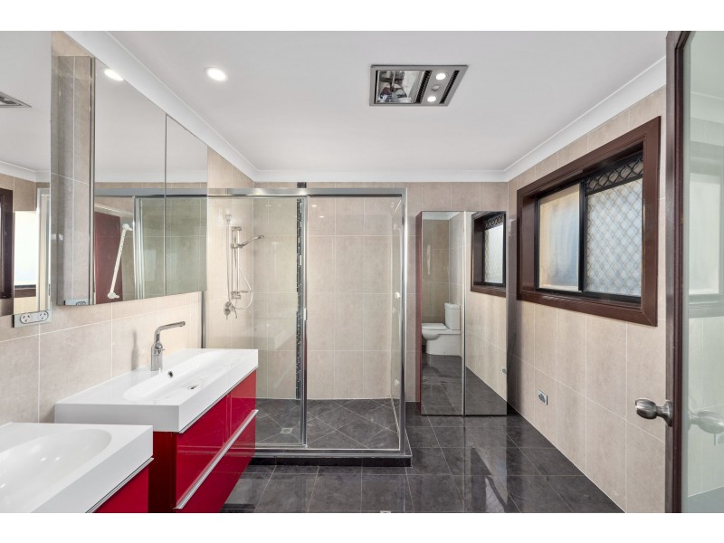 15 Estoril Street, Robertson QLD 4109