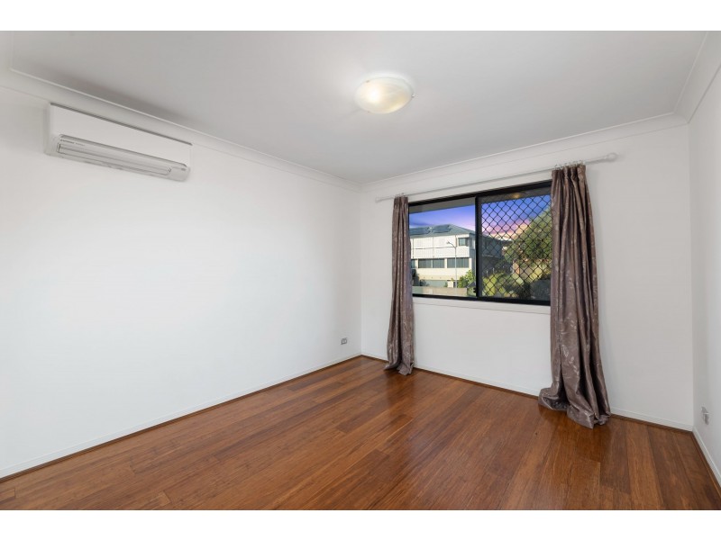 15 Estoril Street, Robertson QLD 4109