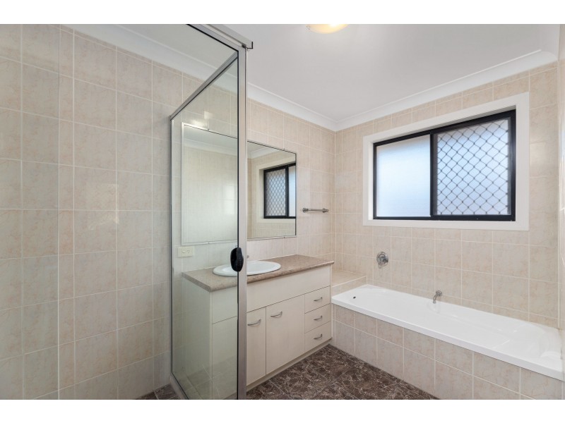 15 Estoril Street, Robertson QLD 4109