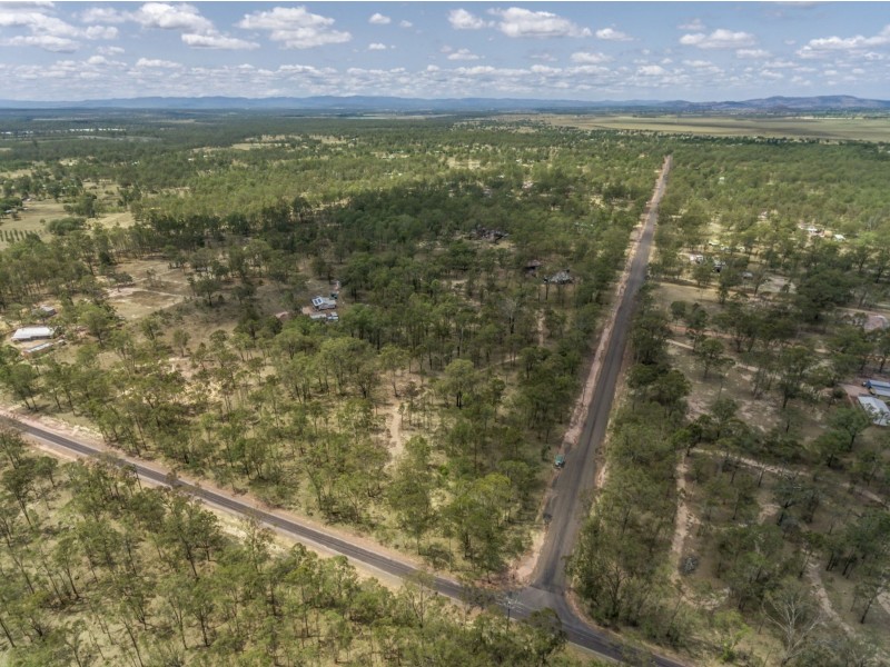 16 Naomi Road, Lockyer Waters QLD 4311