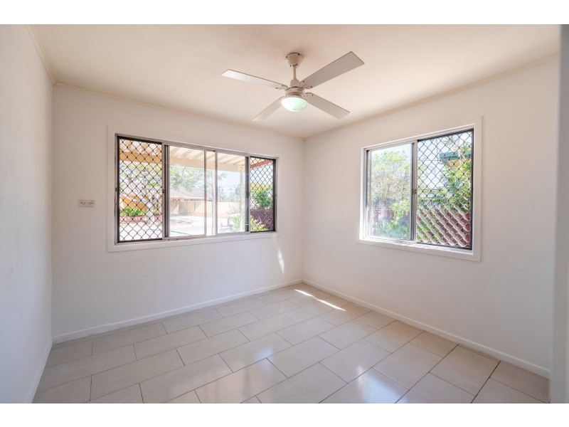 ? Benaud Street, Macgregor QLD 4109