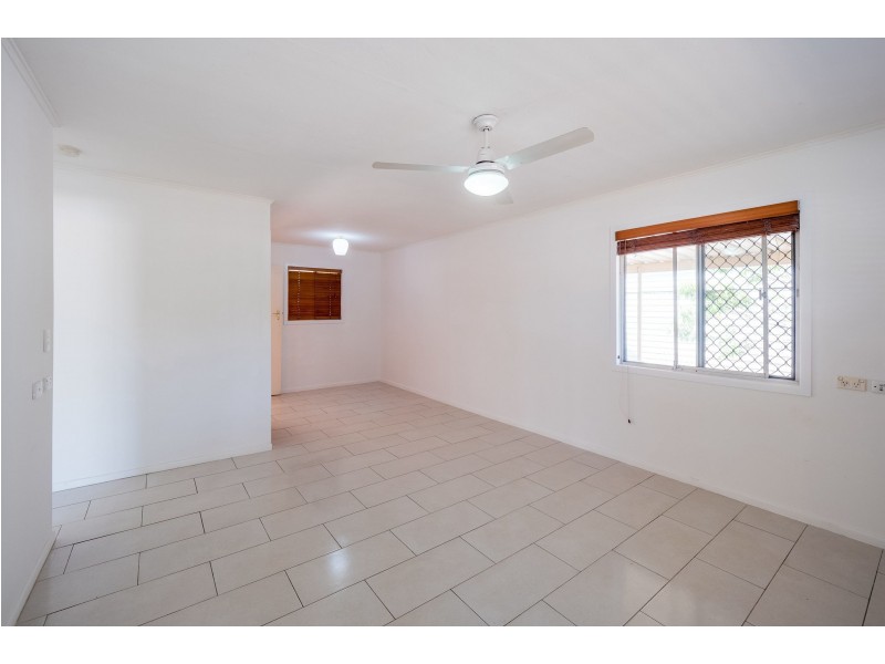 ? Benaud Street, Macgregor QLD 4109