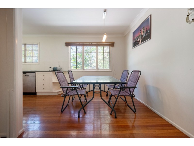 675 Mains Road, Macgregor QLD 4109