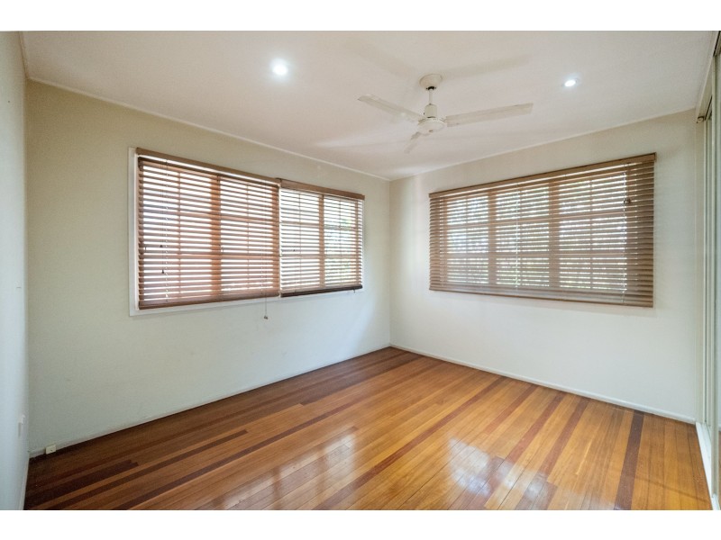 675 Mains Road, Macgregor QLD 4109