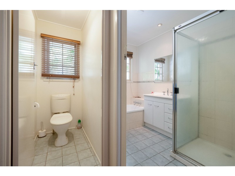 675 Mains Road, Macgregor QLD 4109