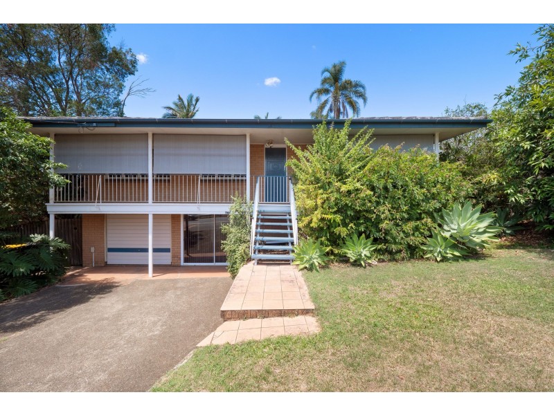 675 Mains Road, Macgregor QLD 4109