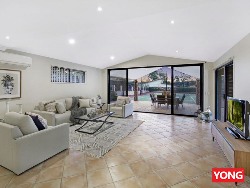 28 Honeysuckle Way, Calamvale QLD 4116