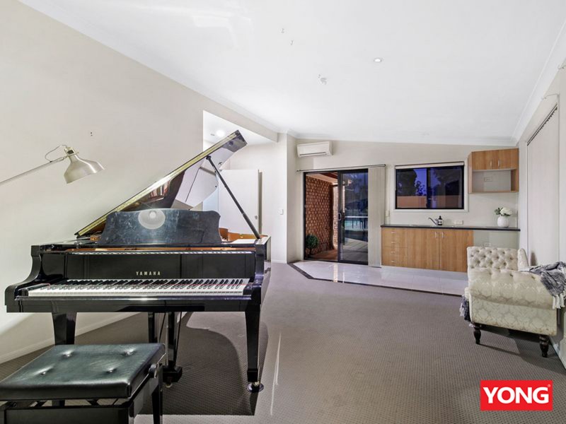 28 Honeysuckle Way, Calamvale QLD 4116