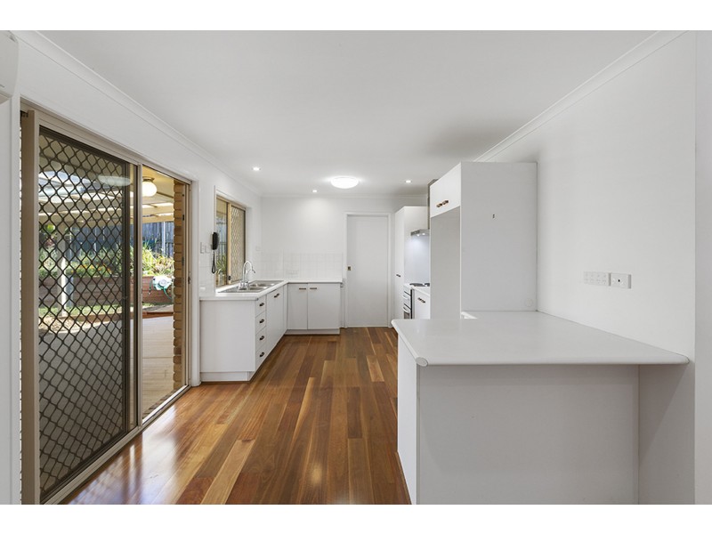 27 Chesterfield Crescent, Kuraby QLD 4112