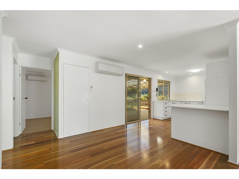 27 Chesterfield Crescent, Kuraby QLD 4112