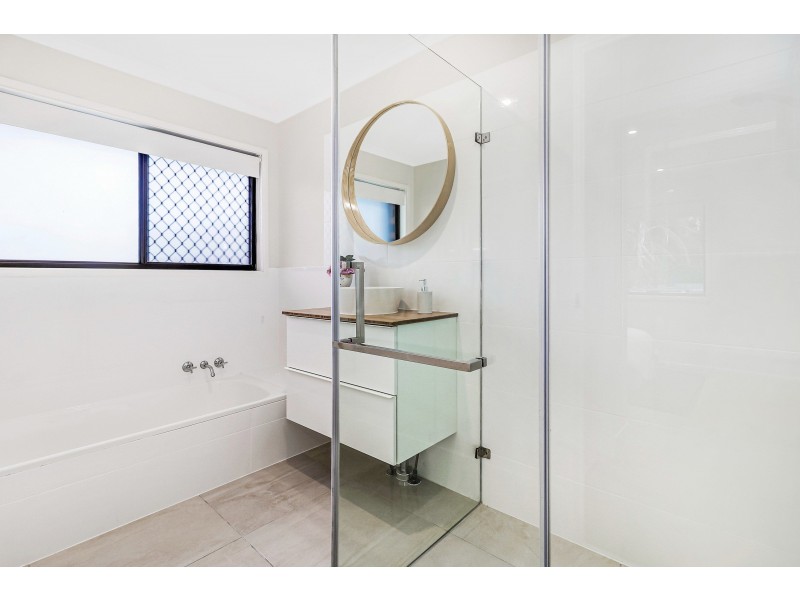 2 Honeywood Street (198 Calam Road), Sunnybank Hills QLD 4109