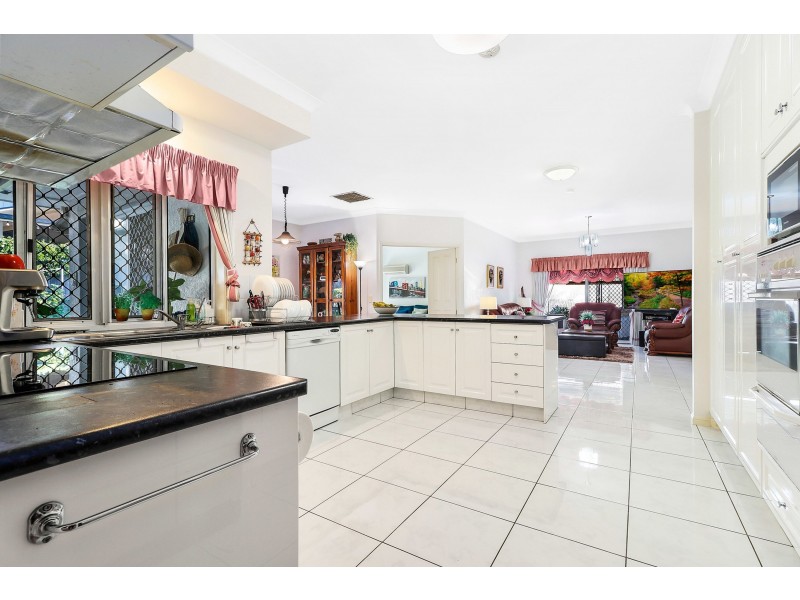 15 Tulipwood Place, Stretton QLD 4116