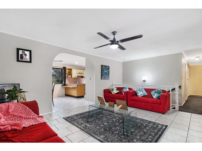 8 Lorrimore Street, Macgregor QLD 4109