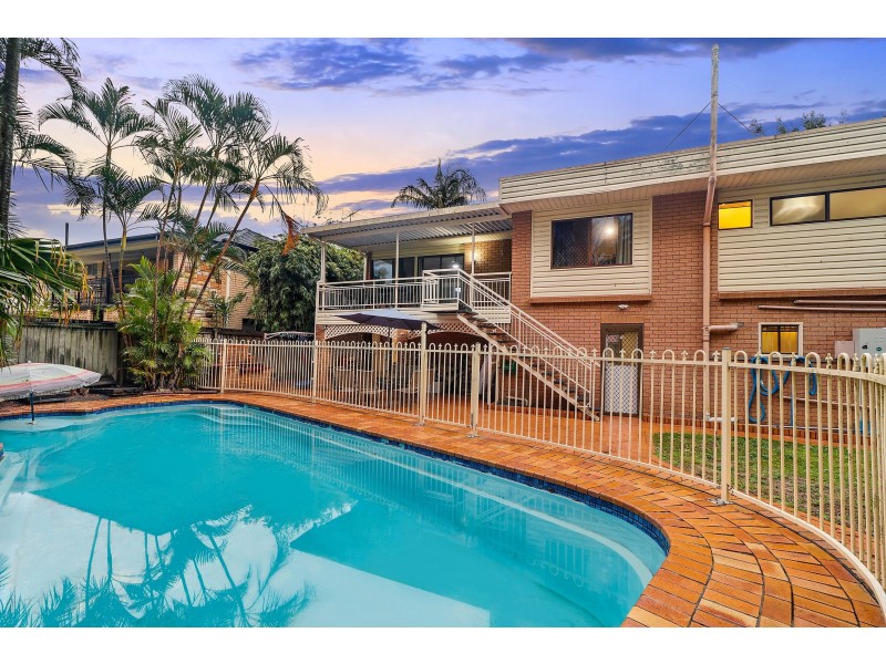 8 Lorrimore Street, Macgregor QLD 4109