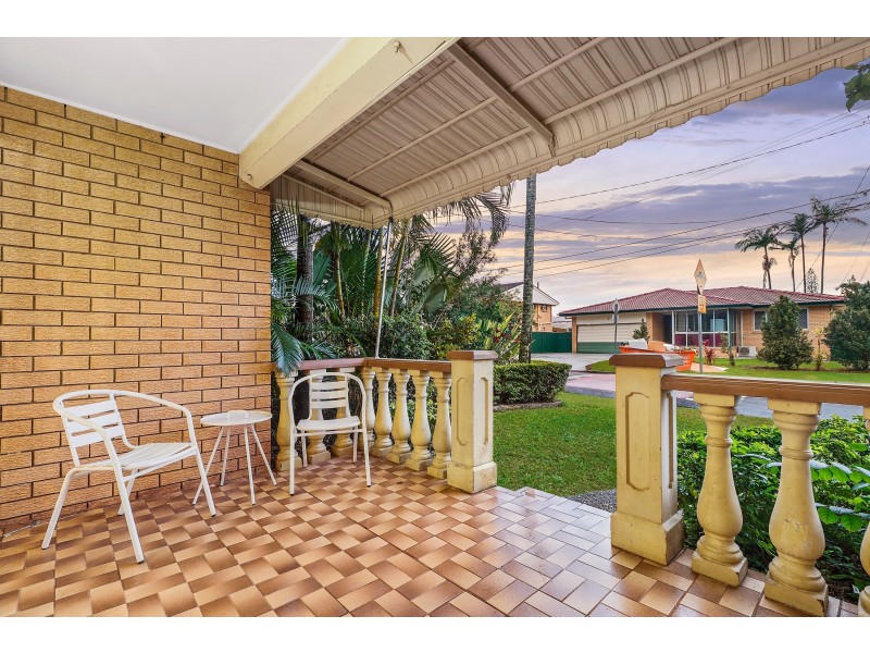 8 Lorrimore Street, Macgregor QLD 4109