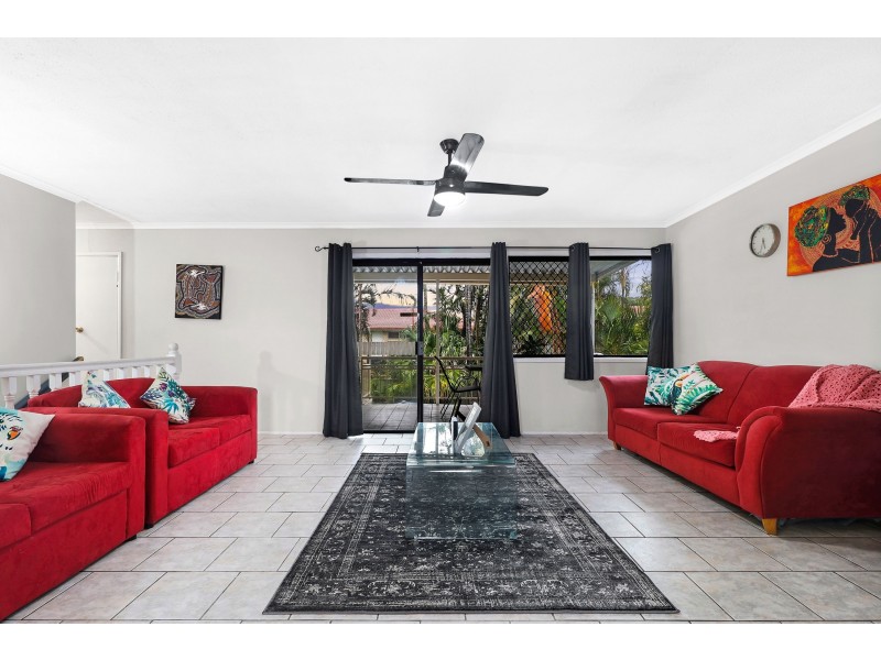 8 Lorrimore Street, Macgregor QLD 4109