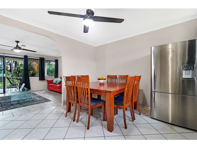 8 Lorrimore Street, Macgregor QLD 4109