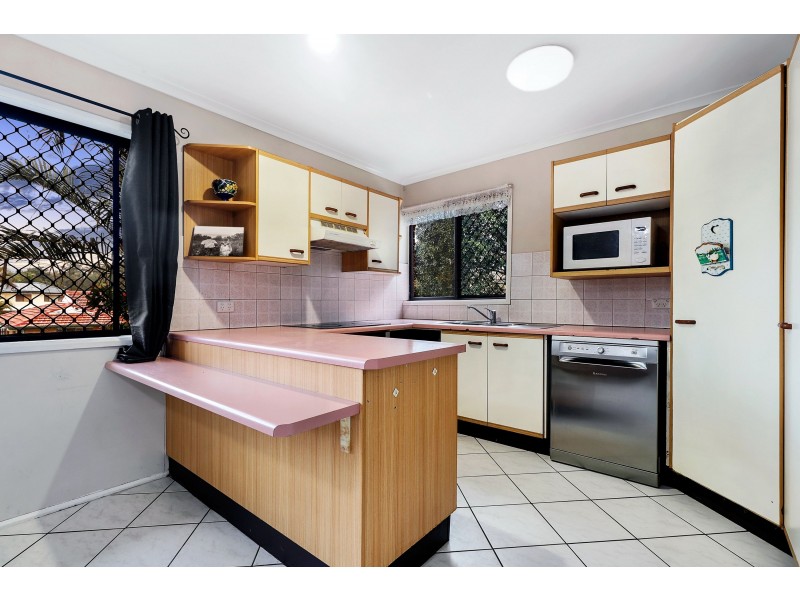 8 Lorrimore Street, Macgregor QLD 4109