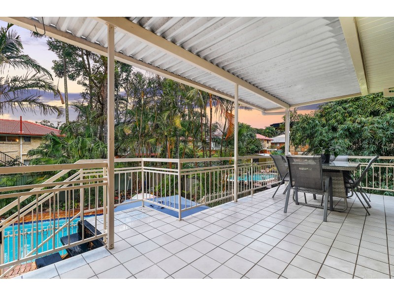 8 Lorrimore Street, Macgregor QLD 4109