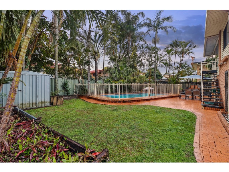 8 Lorrimore Street, Macgregor QLD 4109