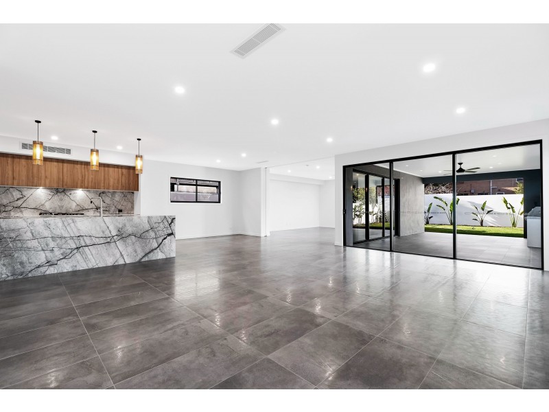 9 Joplin Street, Robertson QLD 4109