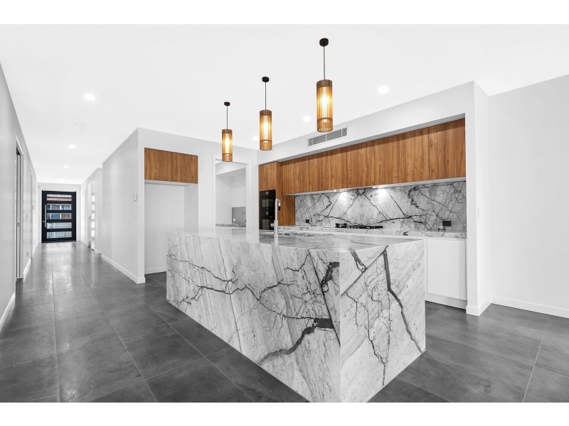 9 Joplin Street, Robertson QLD 4109