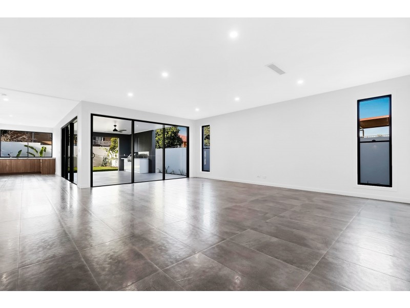 9 Joplin Street, Robertson QLD 4109