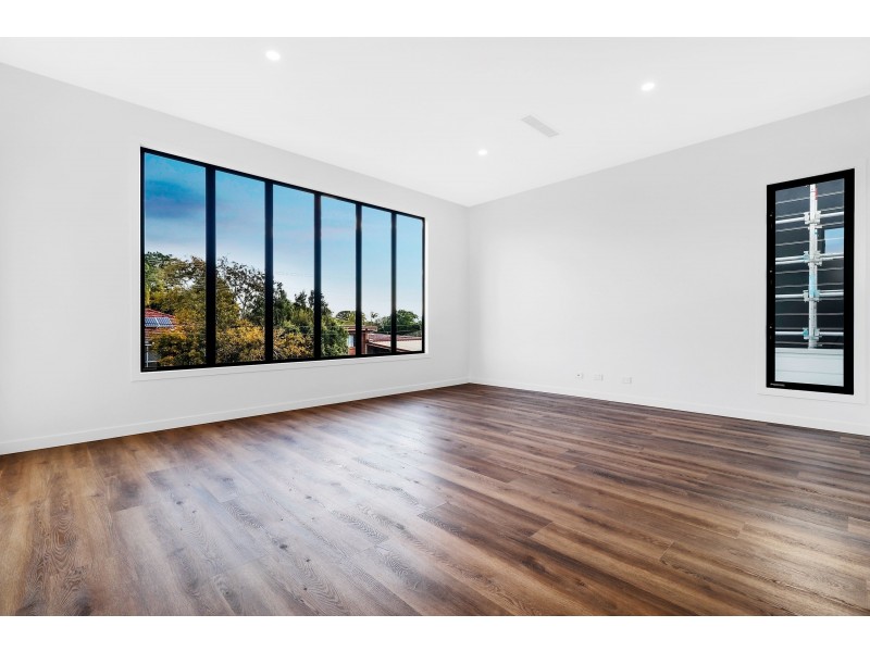 9 Joplin Street, Robertson QLD 4109