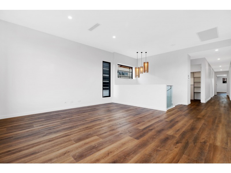 9 Joplin Street, Robertson QLD 4109