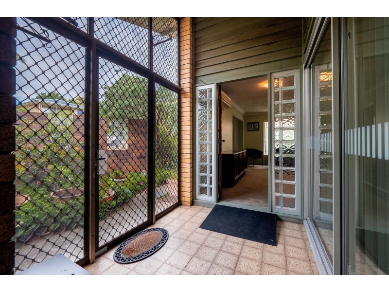 26 Kidd Street, Robertson QLD 4109