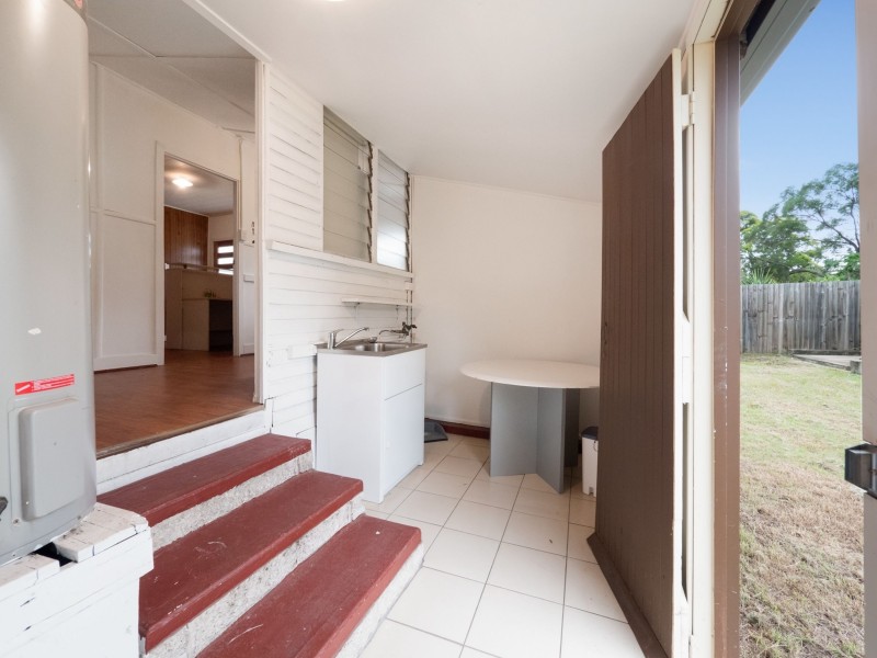 64 Beenleigh Road, Coopers Plains QLD 4108