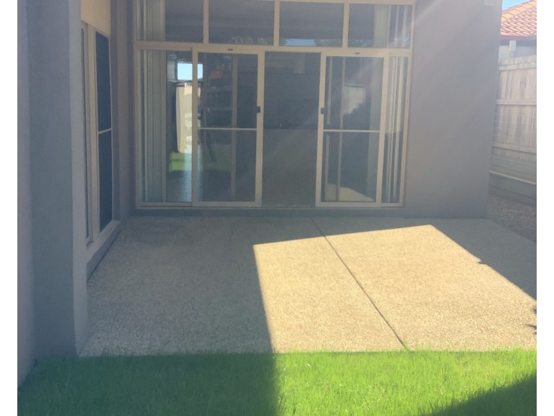 5 Letitia Close, Wakerley QLD 4154