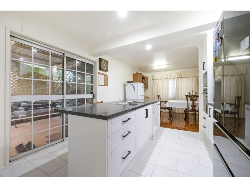 11 Tora Street, Macgregor QLD 4109