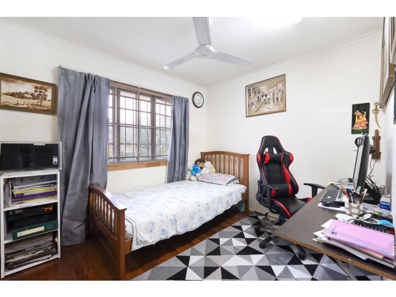 11 Tora Street, Macgregor QLD 4109