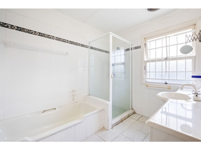 11 Tora Street, Macgregor QLD 4109