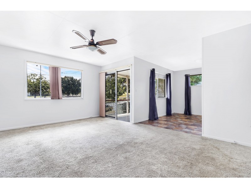87 Brisbane Road, Bundamba QLD 4304