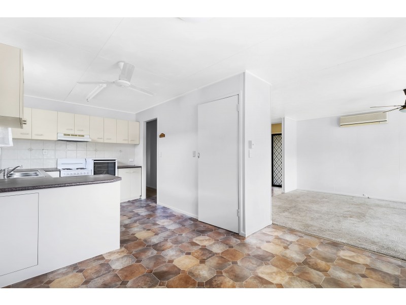 87 Brisbane Road, Bundamba QLD 4304
