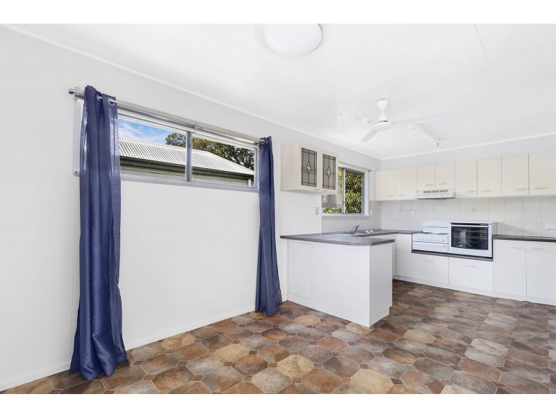 87 Brisbane Road, Bundamba QLD 4304