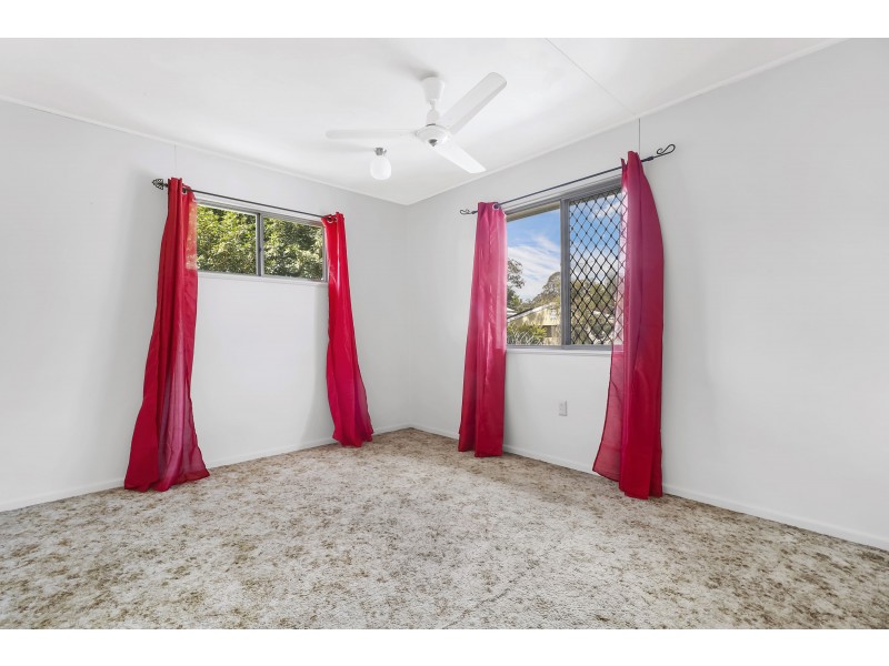 87 Brisbane Road, Bundamba QLD 4304