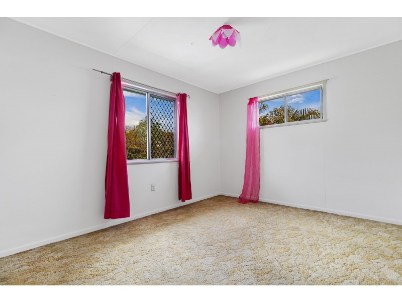 87 Brisbane Road, Bundamba QLD 4304